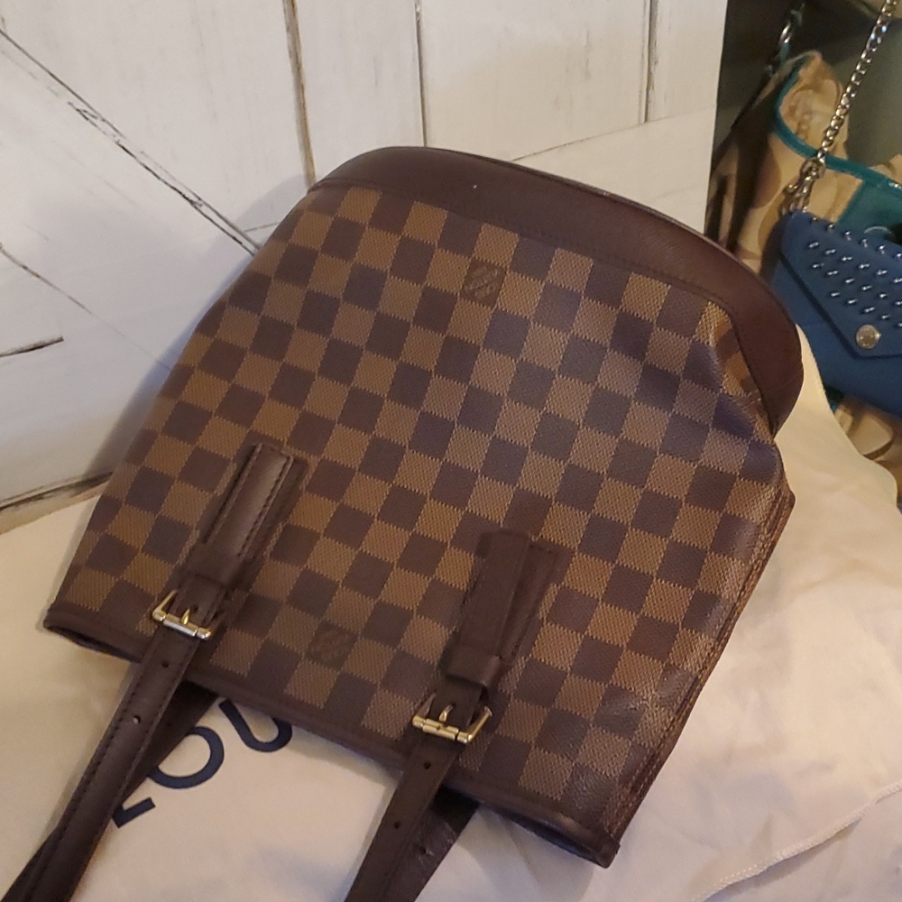 Authentic louis vuitton demier bucket bag in excellent condition!! - Picture 4 of 13